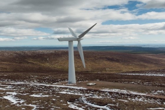 Beinn_Tharsuinn_windfarm_560x373