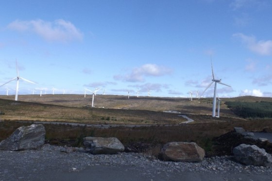 beinn_an_tuirc_windfarm_560x373